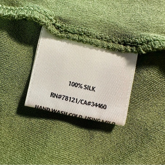 Eileen Fisher 100% Silk ‘Balletneck Cap Sleeve Top’ in “Edamame” Green Size SP - Picture 7 of 14